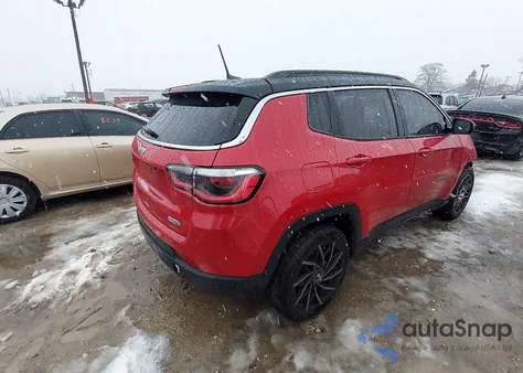 2020 Jeep Compass Latitude 4X4 z USA, uszkodzony, nr VIN 3C4NJDBB6LT119624